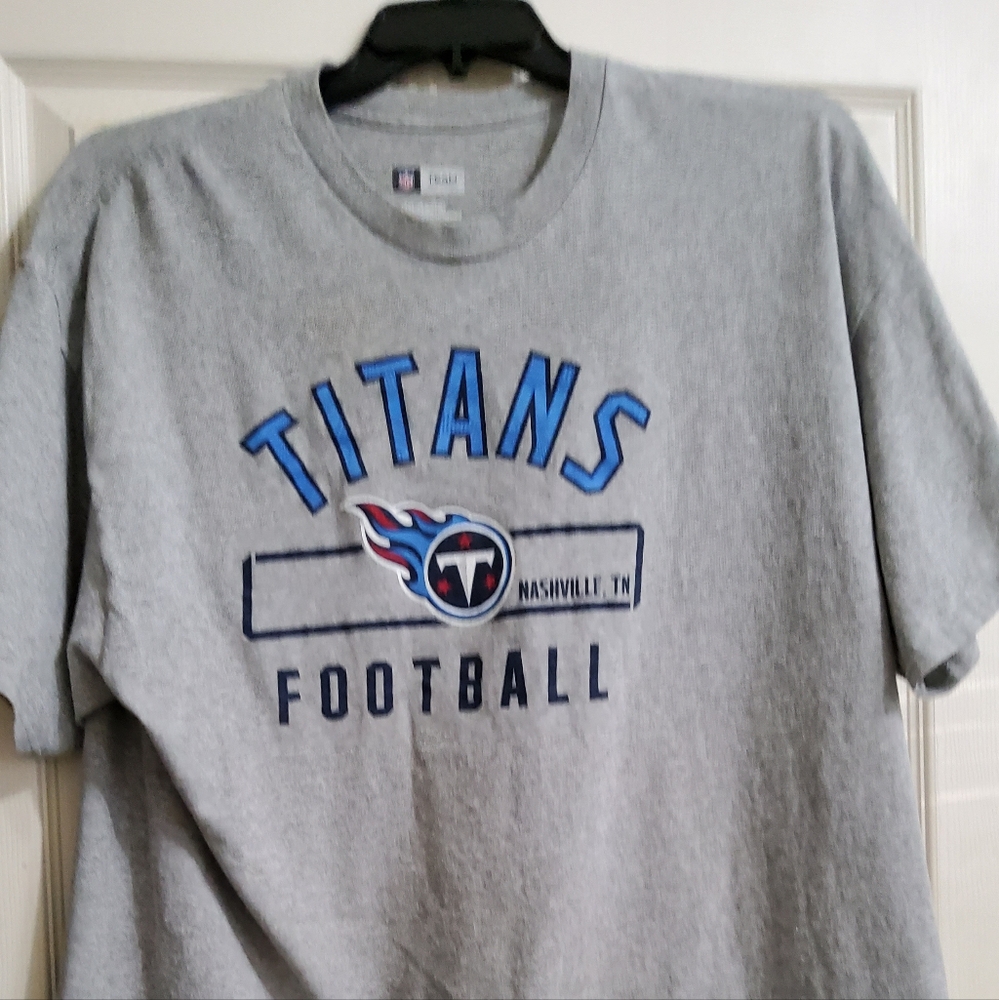 Titans Football, Size 2 XL, chest 25", L 30", cotton, gray